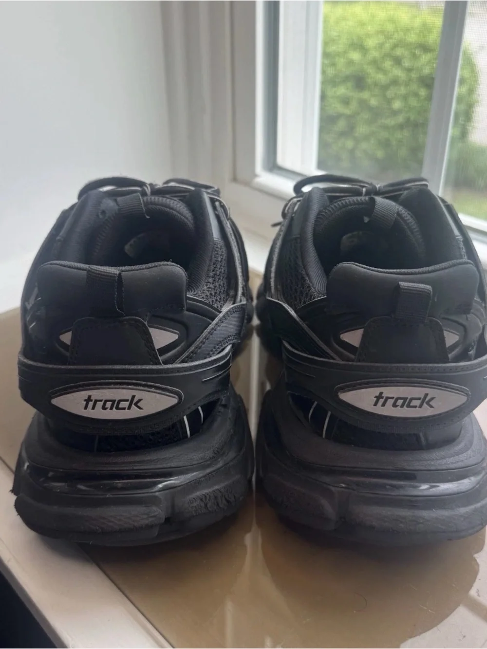 Men's size 44 Triple S
